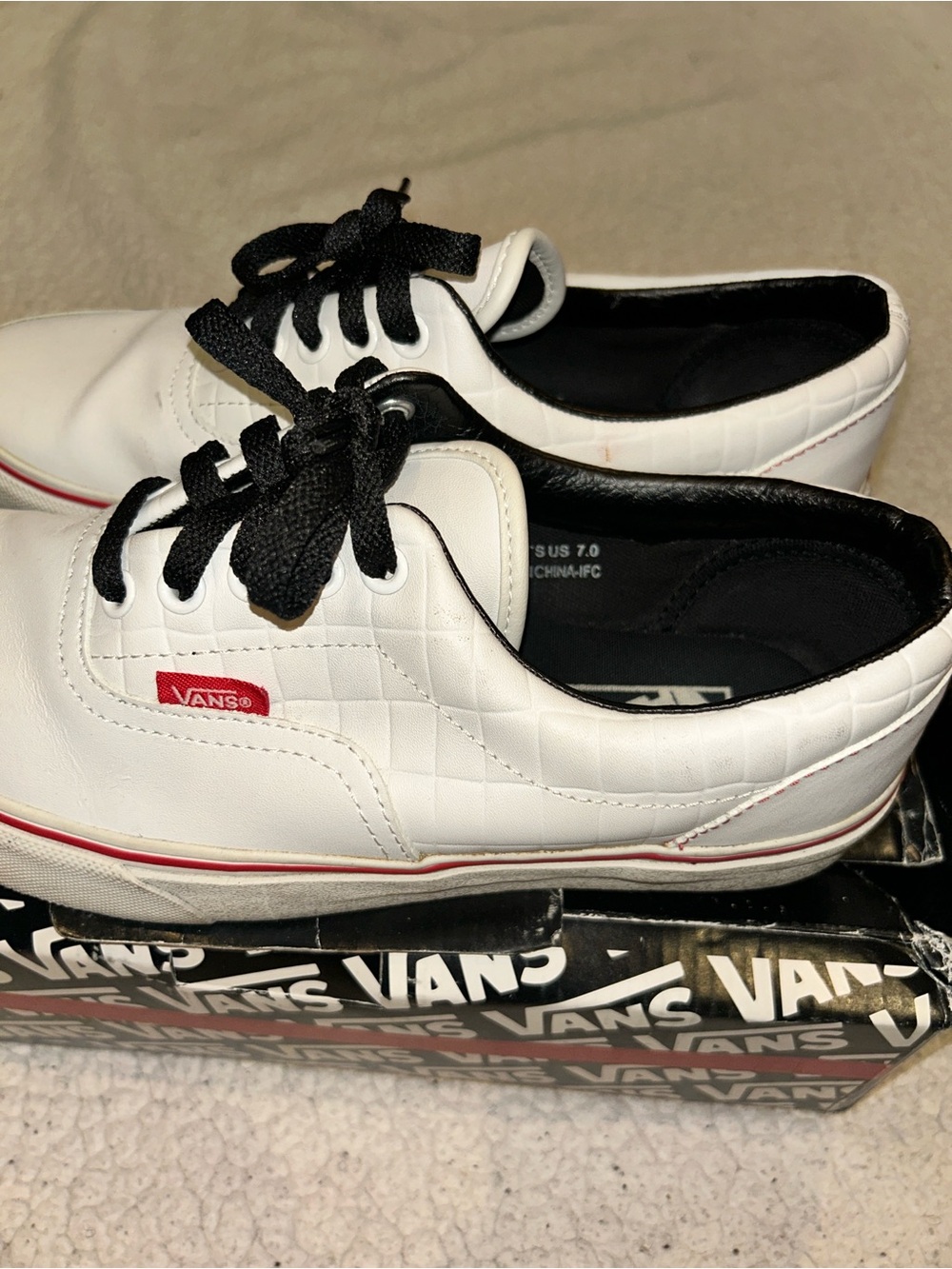 Vans Men’s White Croc Leather Era - Picture 2 of 5